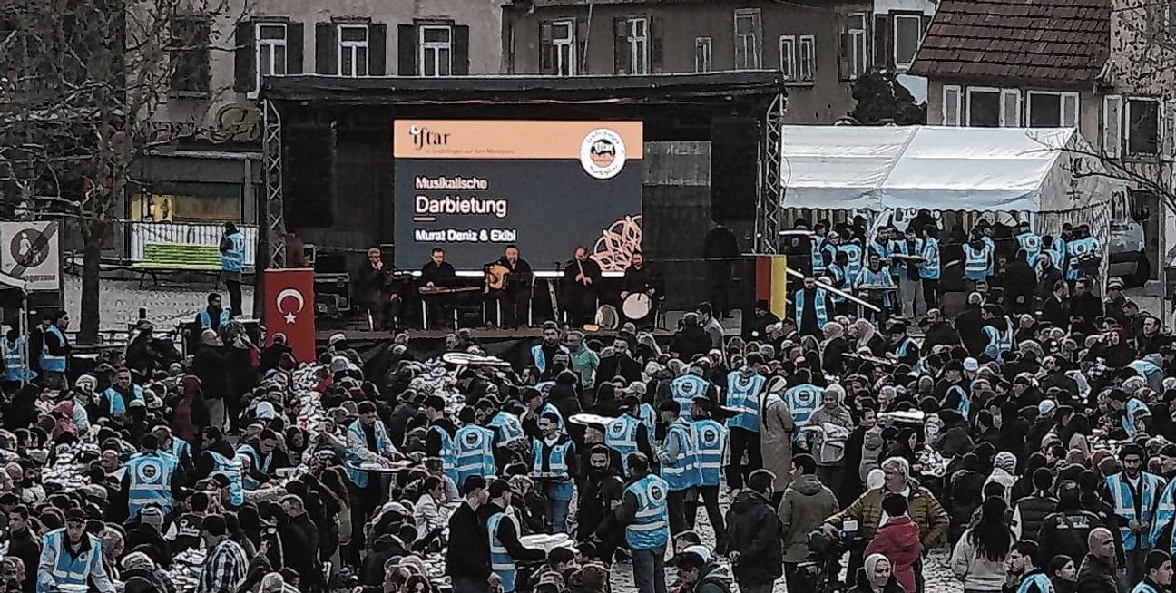 Seit 2023 gibt es das öffentliche Fastenbrechen auf dem Sindelfinger Marktplatz. Hier ein Bild aus dem Jahr 2025.